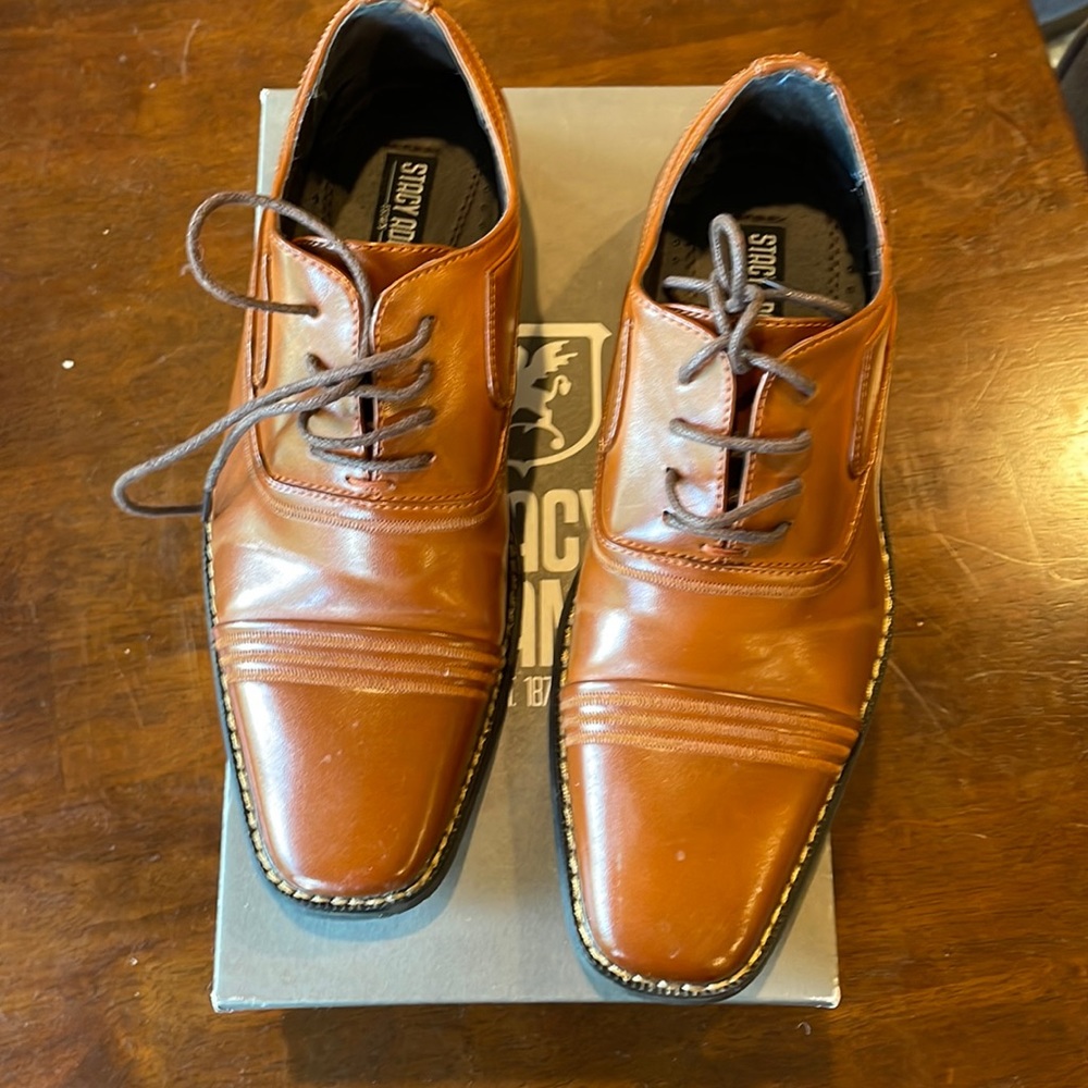 Boys communion brown dress shoes.